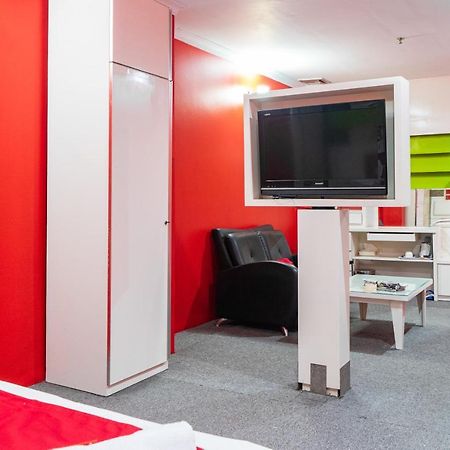 Reddoorz Plus Near Chadstone Mall Bekasi Dış mekan fotoğraf