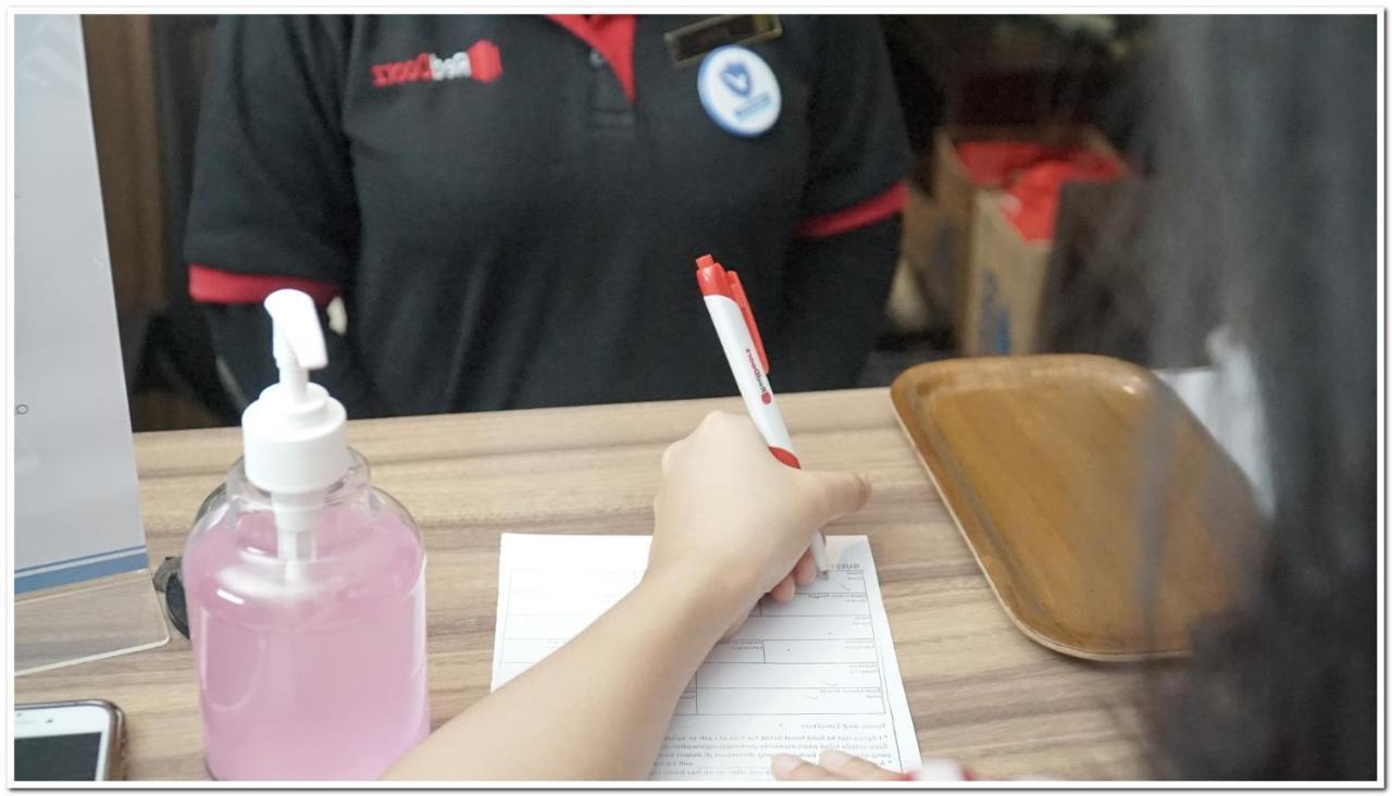 Reddoorz Plus Near Chadstone Mall Bekasi Dış mekan fotoğraf