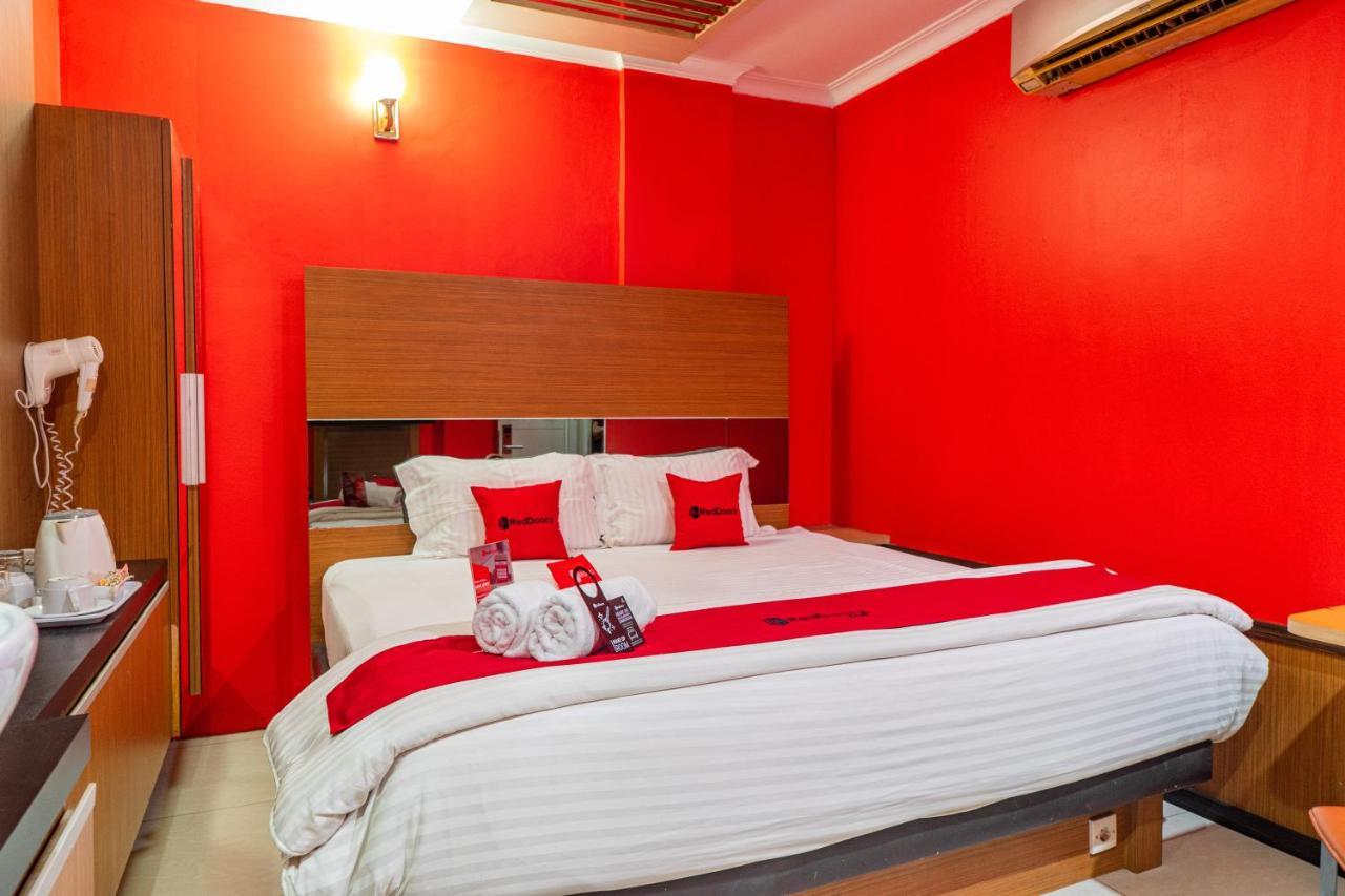 Reddoorz Plus Near Chadstone Mall Bekasi Dış mekan fotoğraf
