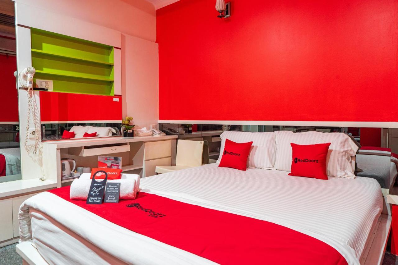Reddoorz Plus Near Chadstone Mall Bekasi Dış mekan fotoğraf
